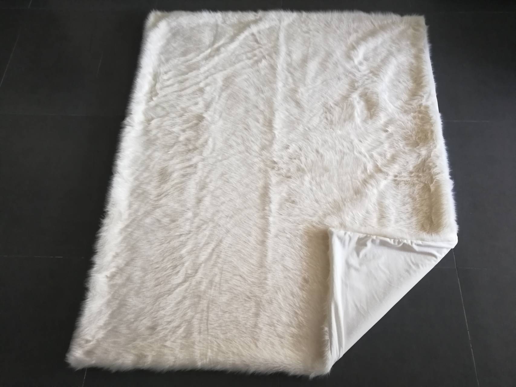 Waterproof Long Hair Faux Fur Throw Blanket Blankets Bullybeds.com Large 60"x52" White