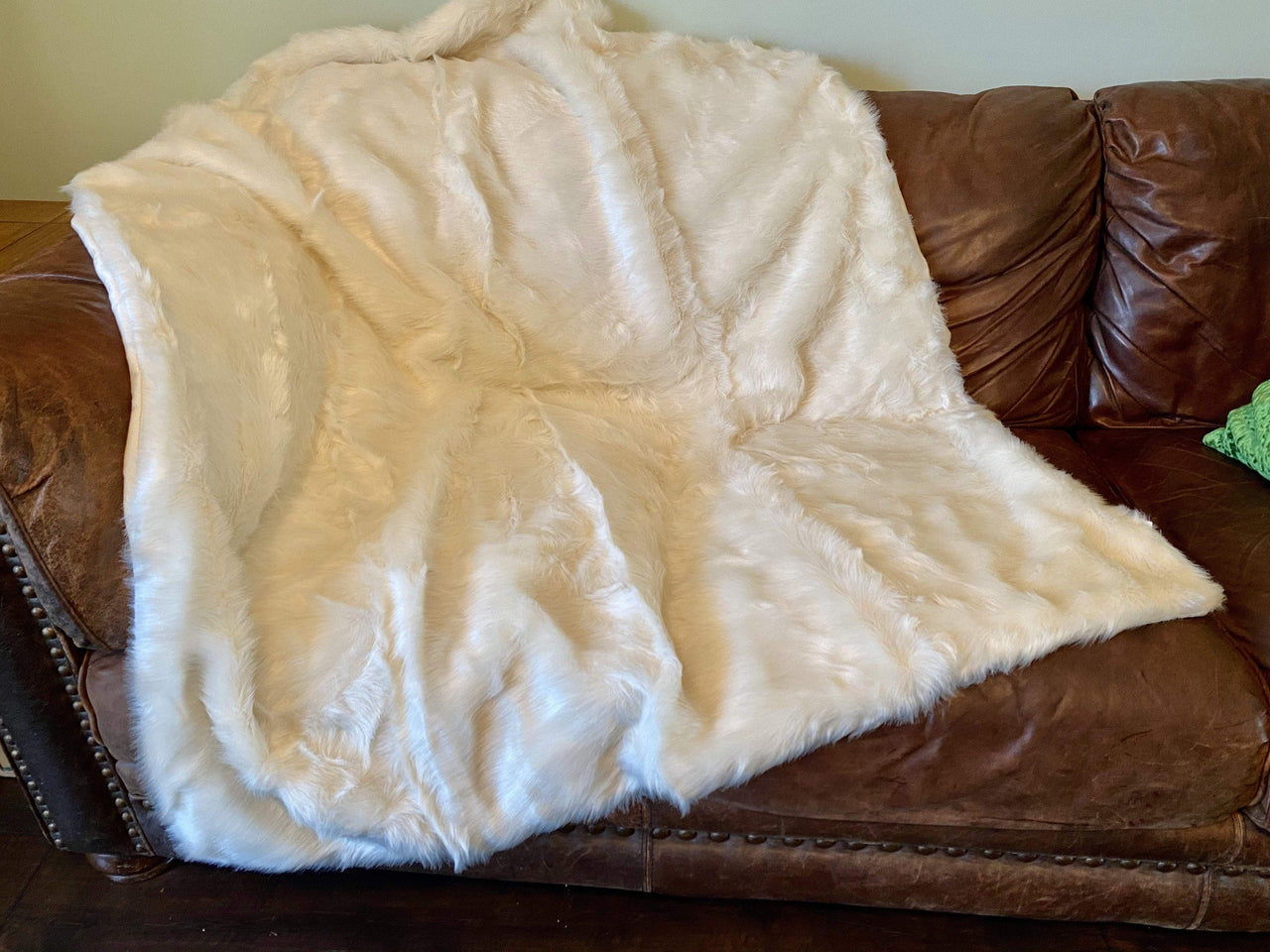 Waterproof Faux Fur Throw Blanket Blankets Bullybeds.com Large 60"x52" White 